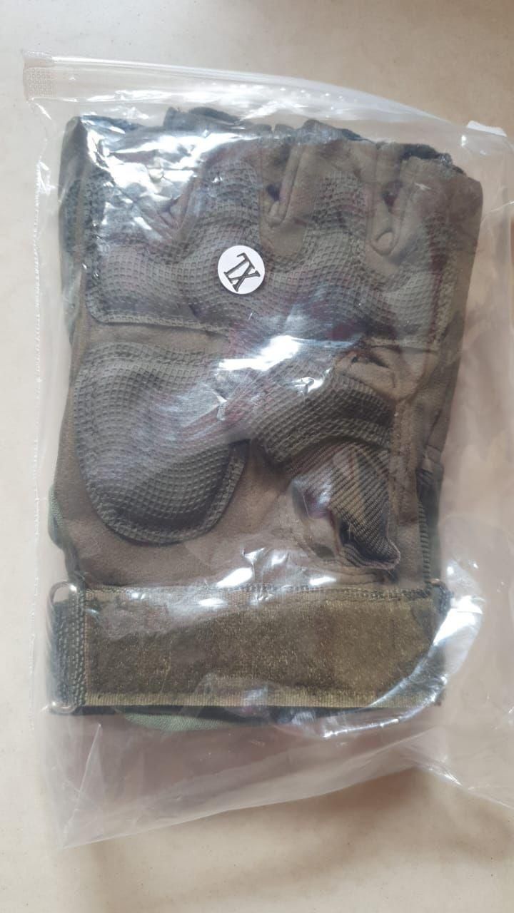 RideSafe 🏍️ Half-Finger Rubber Knuckle Motorcycle Gloves - Non-Slip Grip 🛡️